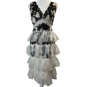 NWT Marchesa Notte Knee Length Tiered Lace Applique Dress Size 8 White Black